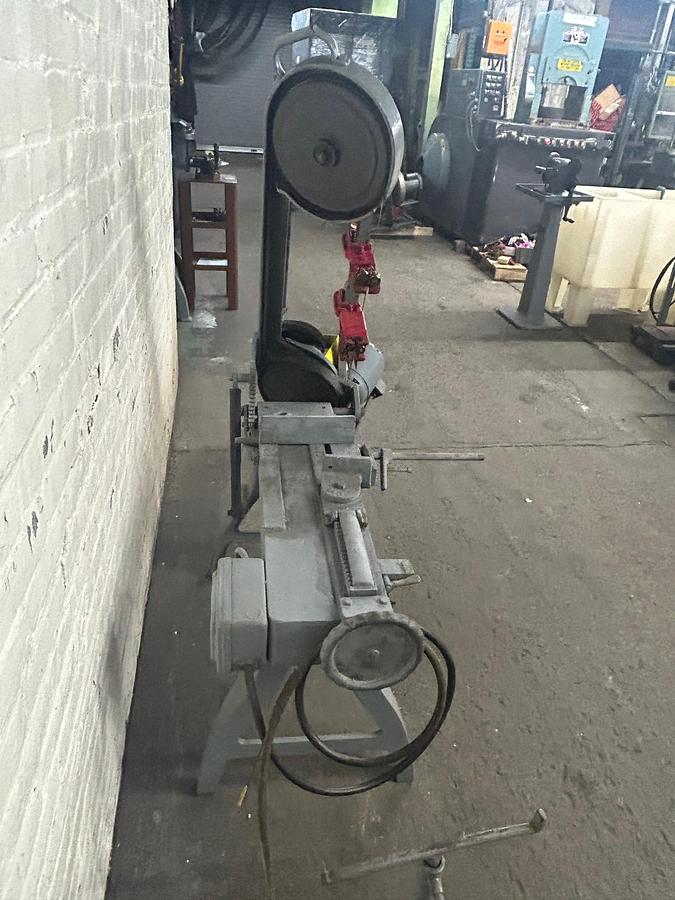 Used Wellsaw 5M 5" x 10" Horizontal Metal Cutting Band Saw