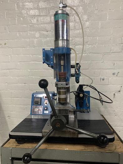 Used 3551-400 GoldPro AB-100-4 MANUAL Plastic Injector Molding Machine with Reinforced Base
