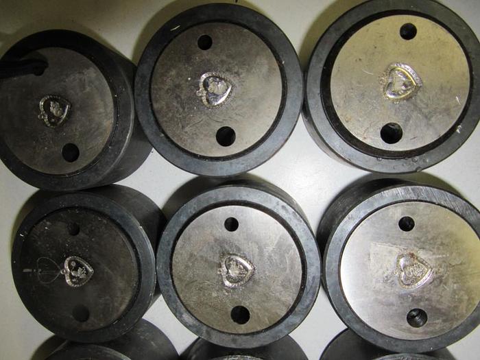 Used 2035-390 Chinese Zodiac Heart Shaped 1/2″ x 1/2″ Dies Hub Jewelry Tools