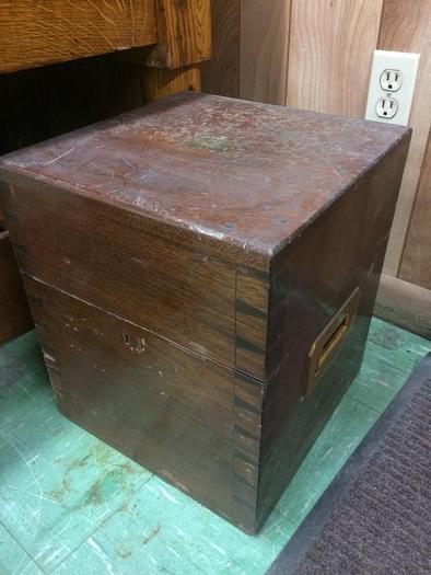 Used 1348-385 Antique L Oertling 2500 Troy Ounce Brass Counterweight with Carrying Case and Bridge Type Carrying Handle