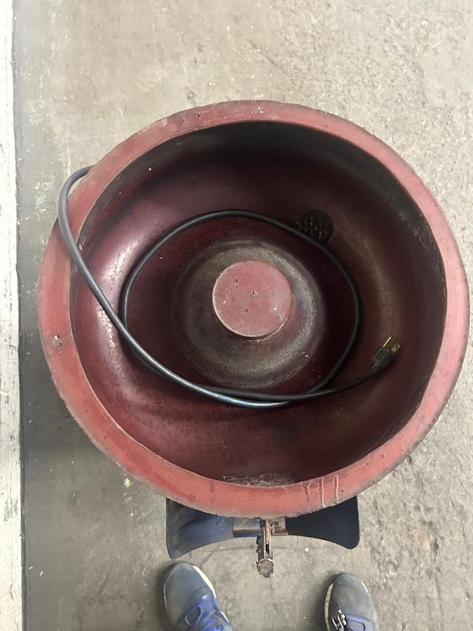 Used Ultramatic Model Advantage 1.2CU FT. Vibratory Tumbler Finishing Machine