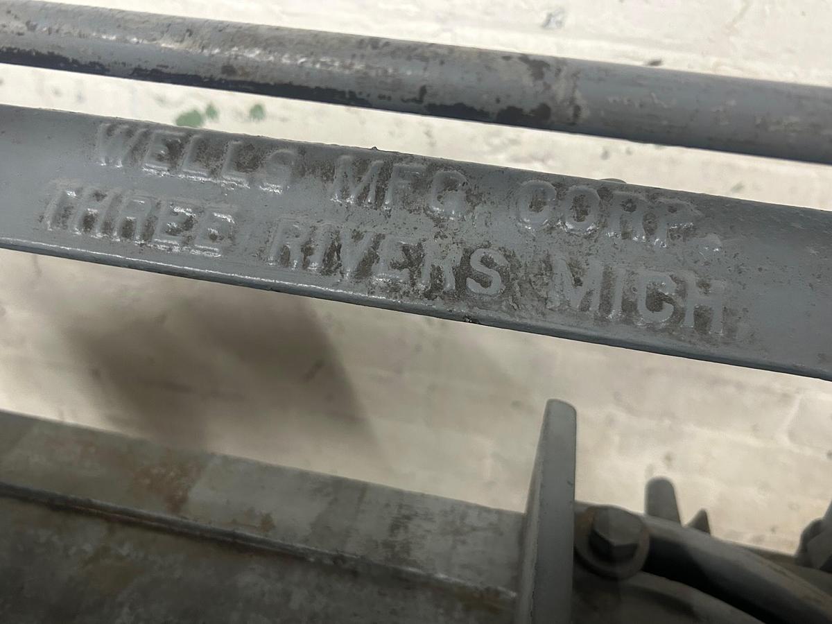 Used Wellsaw 5M 5" x 10" Horizontal Metal Cutting Band Saw