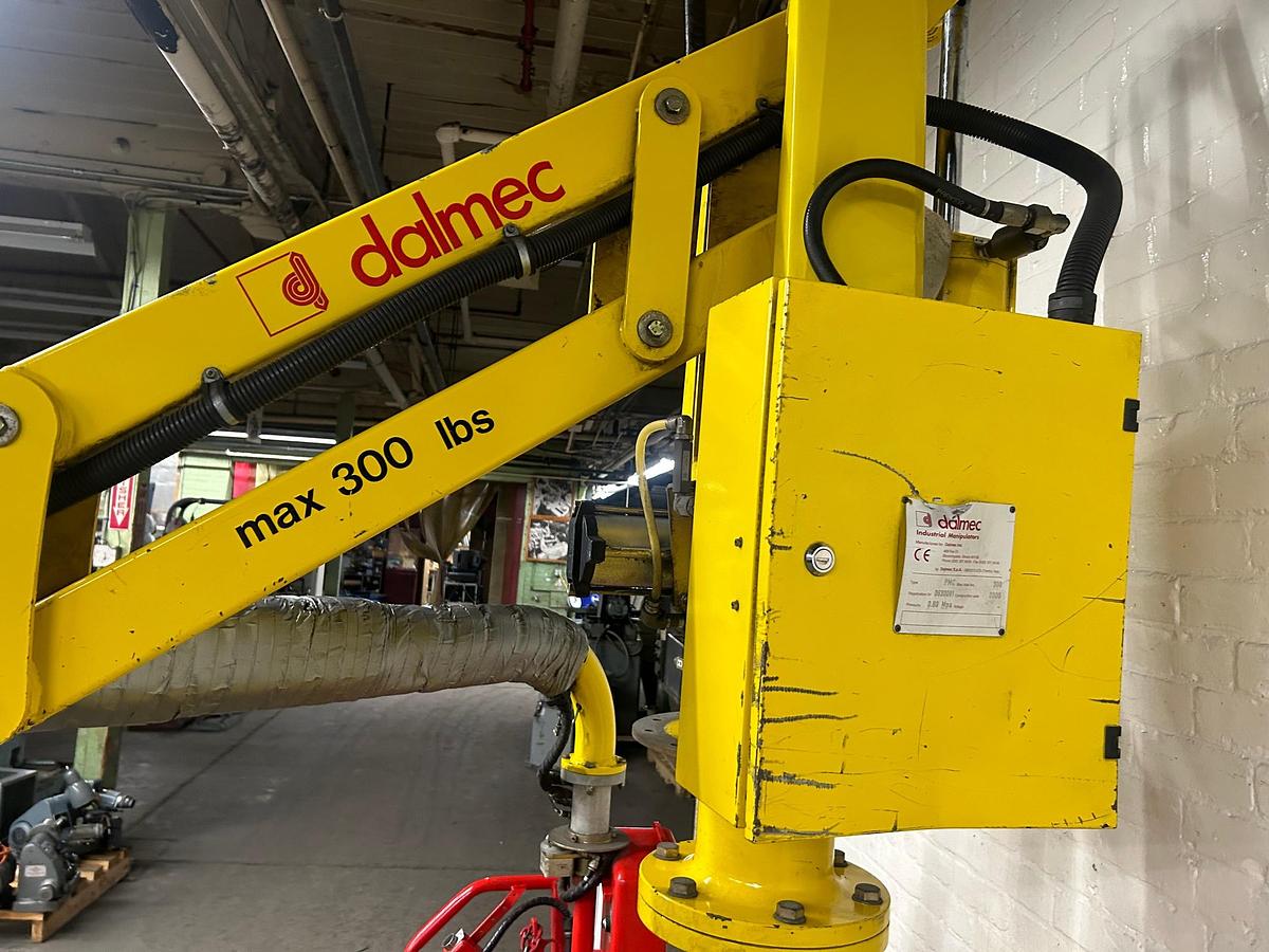 Used Dalmec Type PMC Specialized Pneumatic Industrial Manipulator / Lift-Assist
