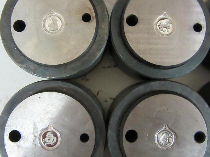 Used 2034-390 Chinese Zodiac 1/2″ Charms Zodiac Signs – Full Set