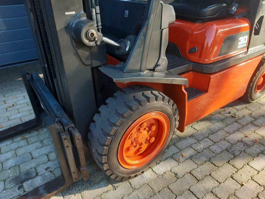 Usado 2002 NISSAN FGD02A25D