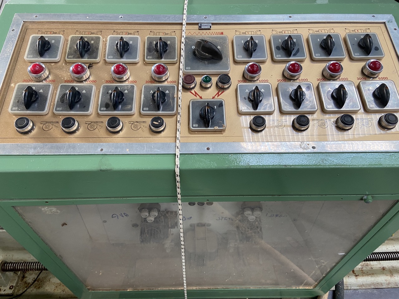 Usato Squadratrice marca Spa, composta da Incisore pneumatico, Truciolatore, Toupie, apertura 3200 mm