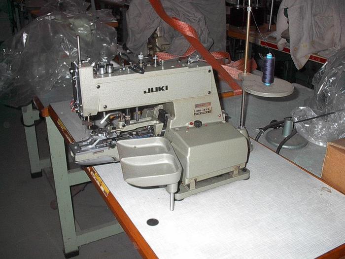 Gebraucht Knopfannähmaschine JUKI MB 372 2-4 Loch + Ösenknöpfe
