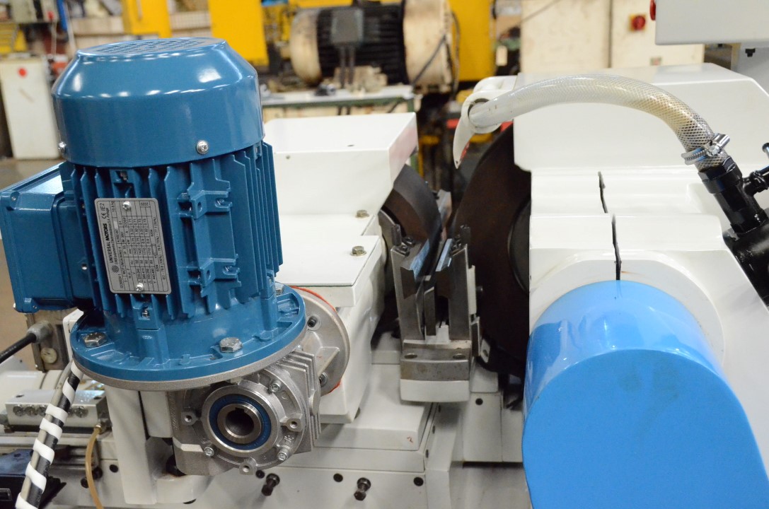 Usado 1989 SENY R-60-H Rectificadoras sin centros #4428