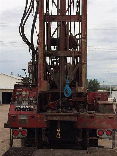 Used 1989 Speedstar 30K Drill Rig