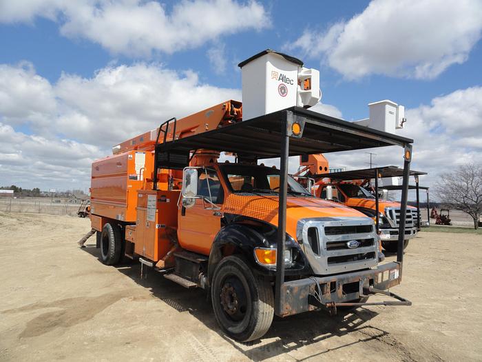 Used 2011 Ford/ Altec F750 / LRV60E70