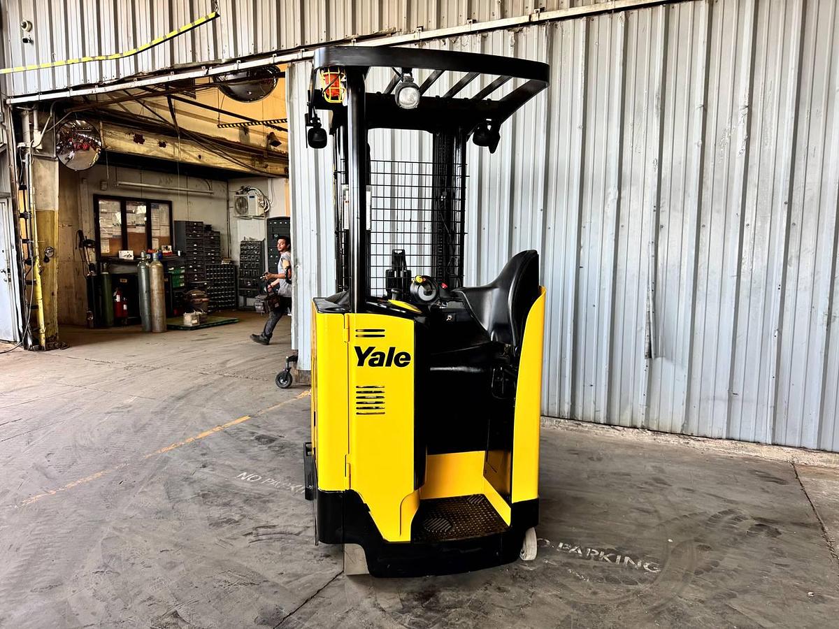 Refurbished Ready to go! 2015 Yale Reach Truck