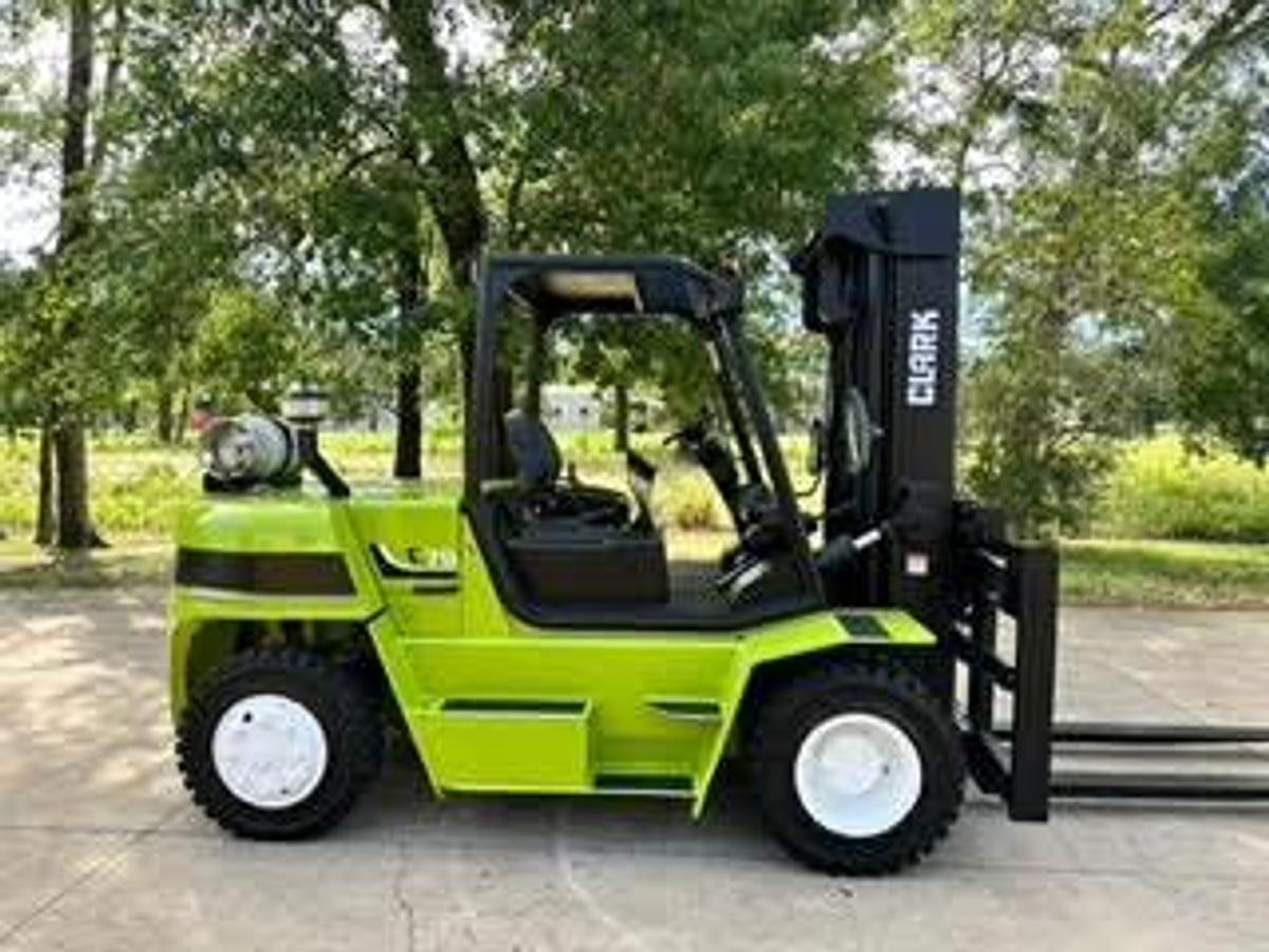 Refurbished 201 Clark  C70 - LOW HOURS!