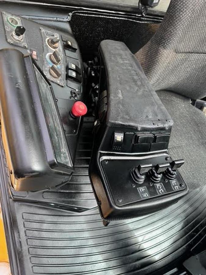 Refurbished Reconditioned: 2011 Yale GDP360