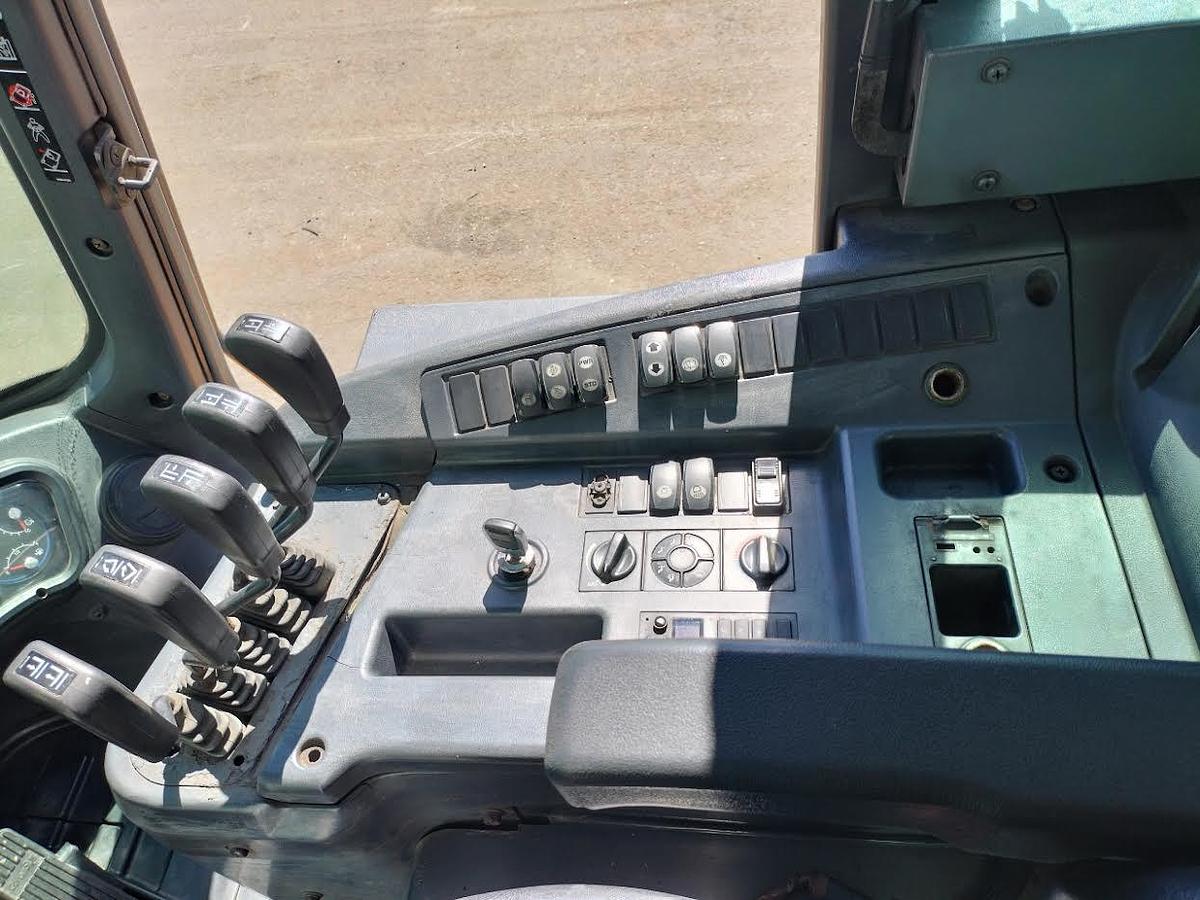 Used 2018 Hyundai 70D-9