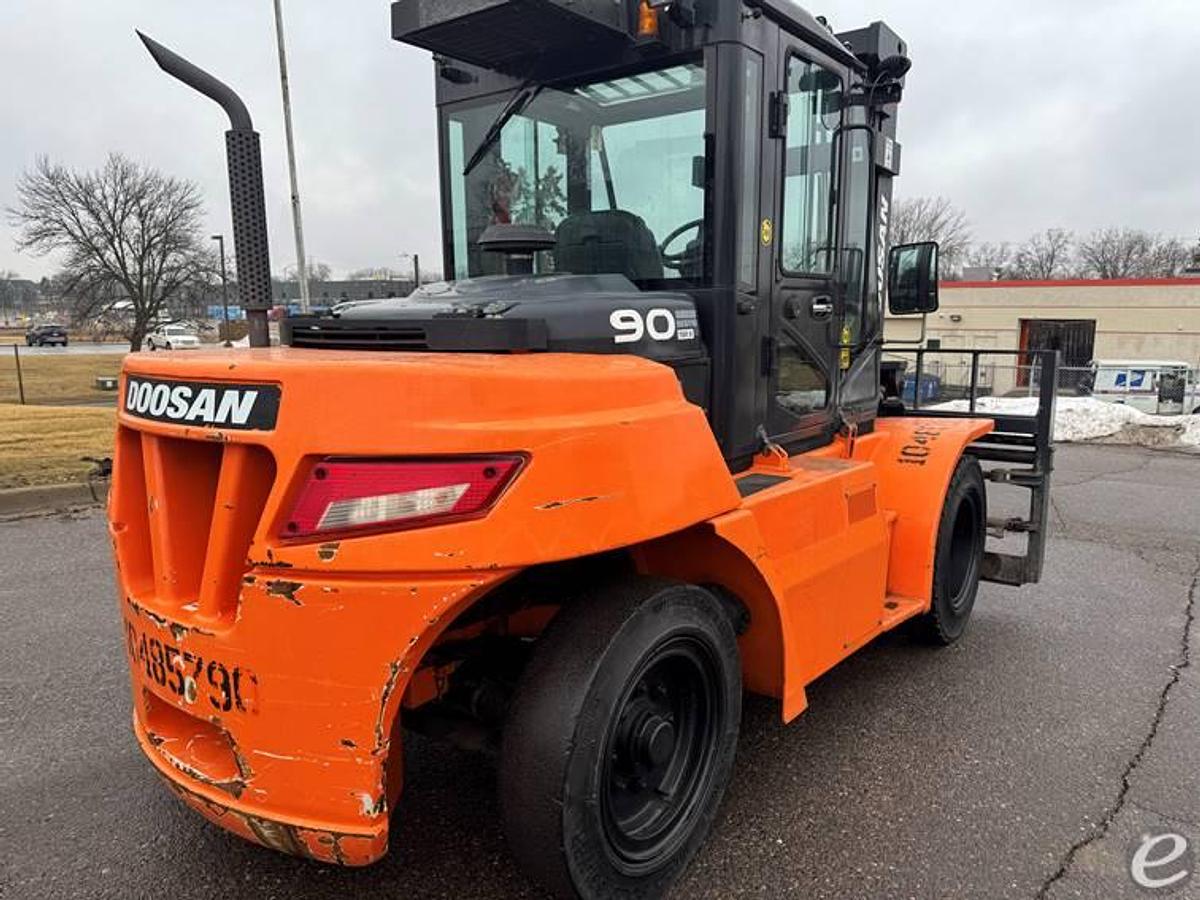 Used 2017 DOOSAN D120S-7 -  26,500 Lbs. CAPACITY