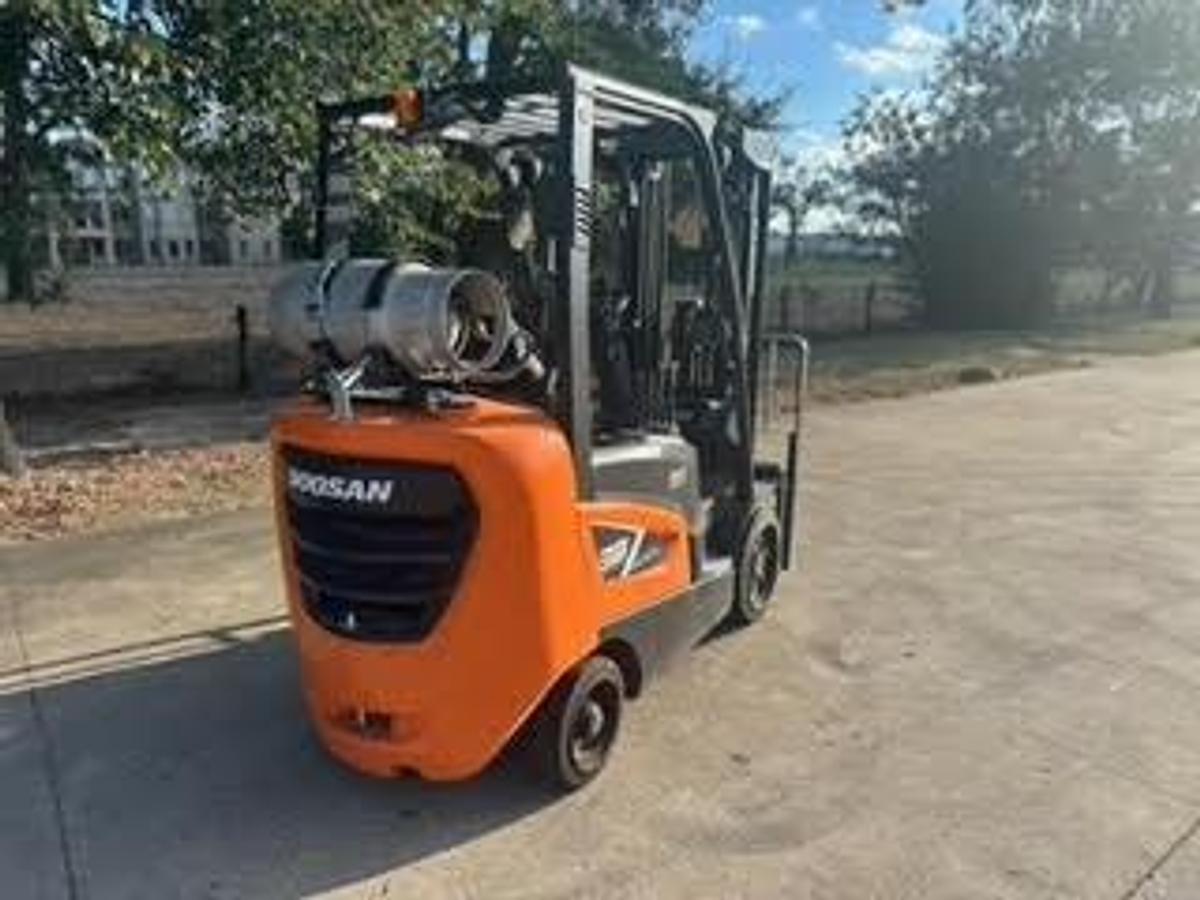 Used 2023 Doosan GC30S