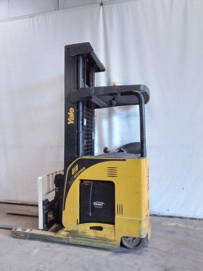 Used 2005 Yale NDR030CBN Deep Reach Truck