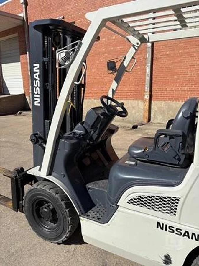 Used 2016 Nissan MU1F2A25LV