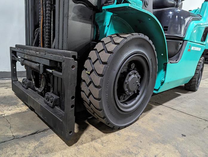 Refurbished 2014 Mitsubishi FD25N