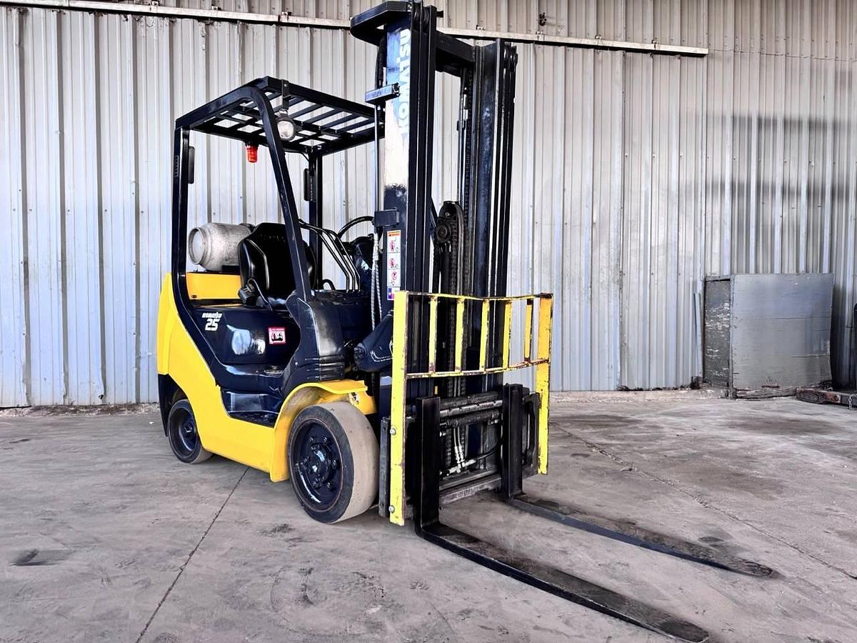 Used 2012 Komatsu FG25ST-16