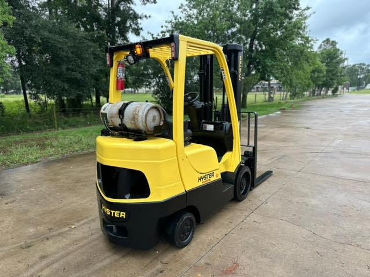 Refurbished Now Available! 2007 Hyster S60FT: Call Now!