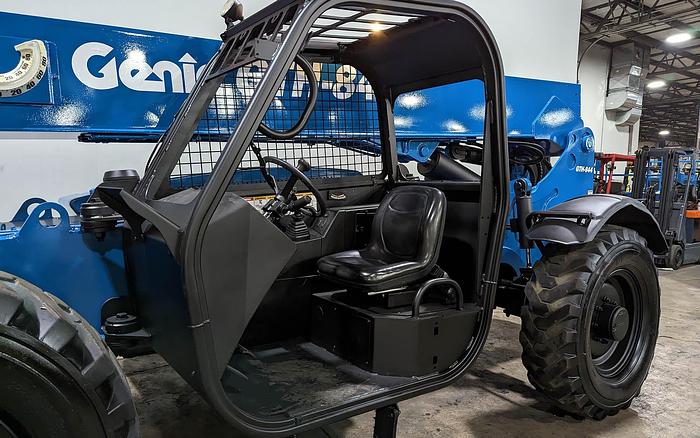 Used 2013 Genie GTH844