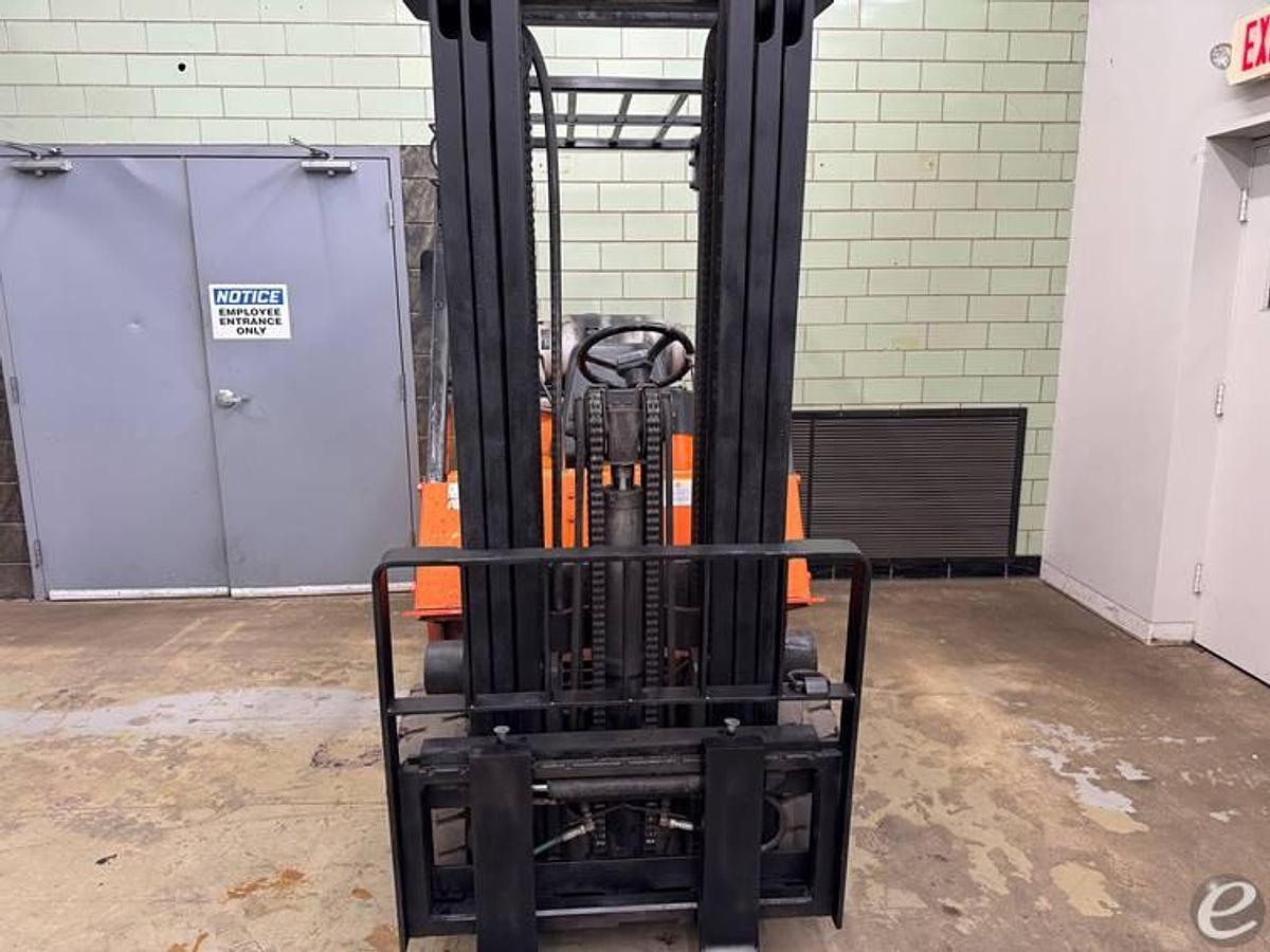 Used 2003 NISSAN C5000