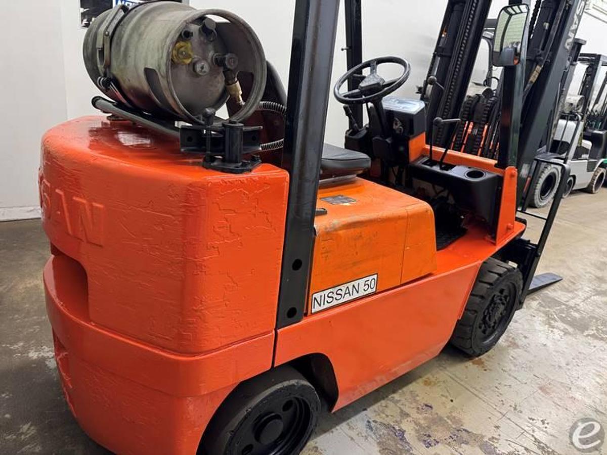 Used 2003 NISSAN C5000