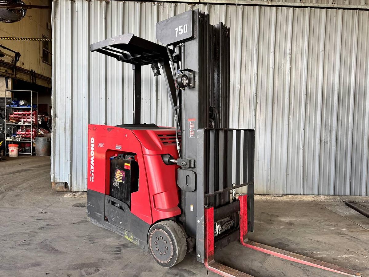 Used 2017 Raymond 425-C35QM