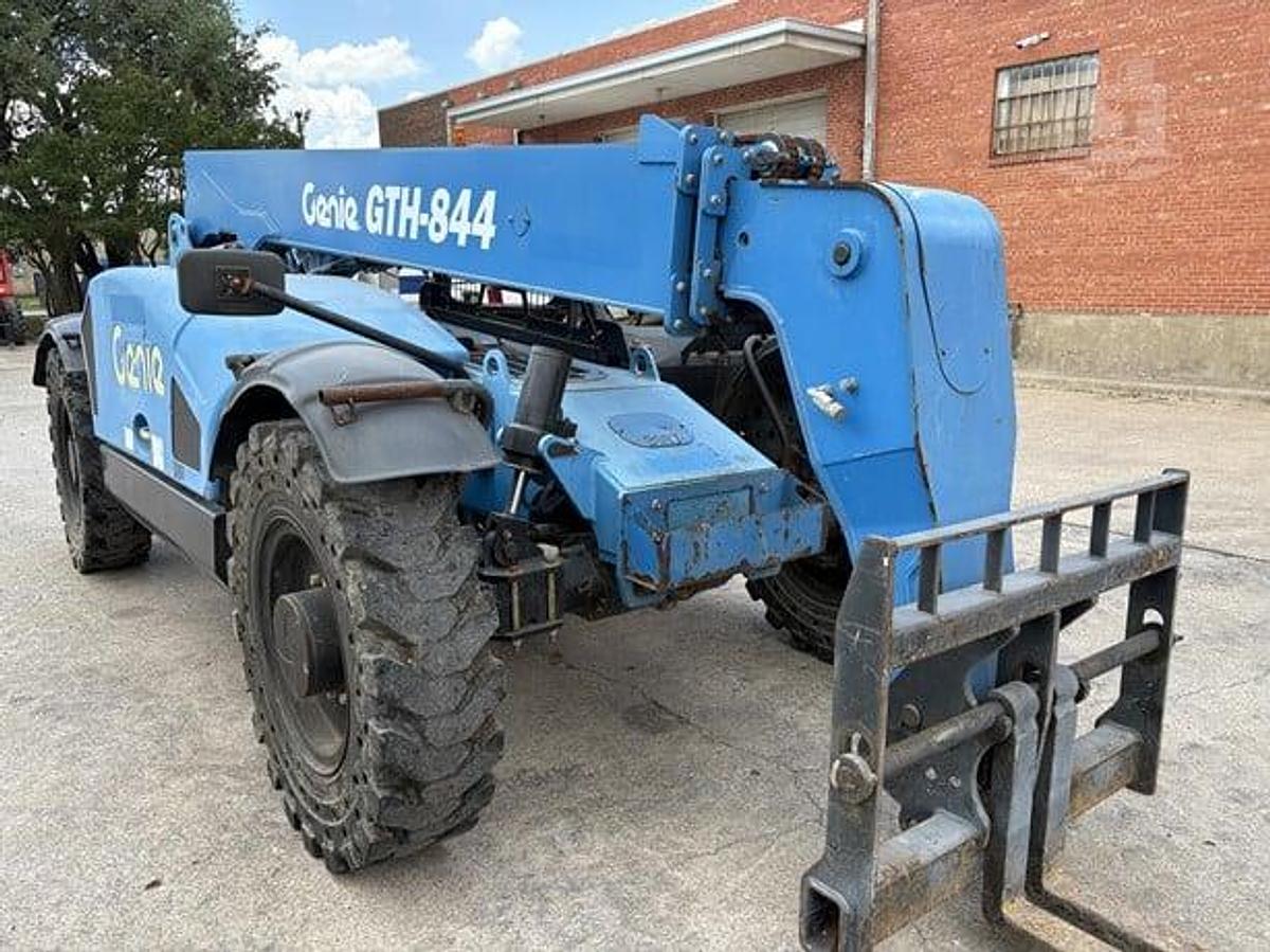 Used 2016 Genie GTH844