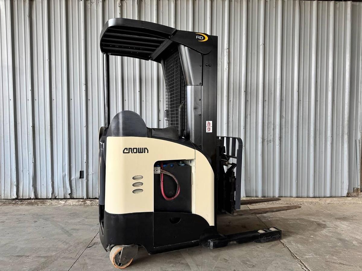 Used 2009 Crown RD5225-30