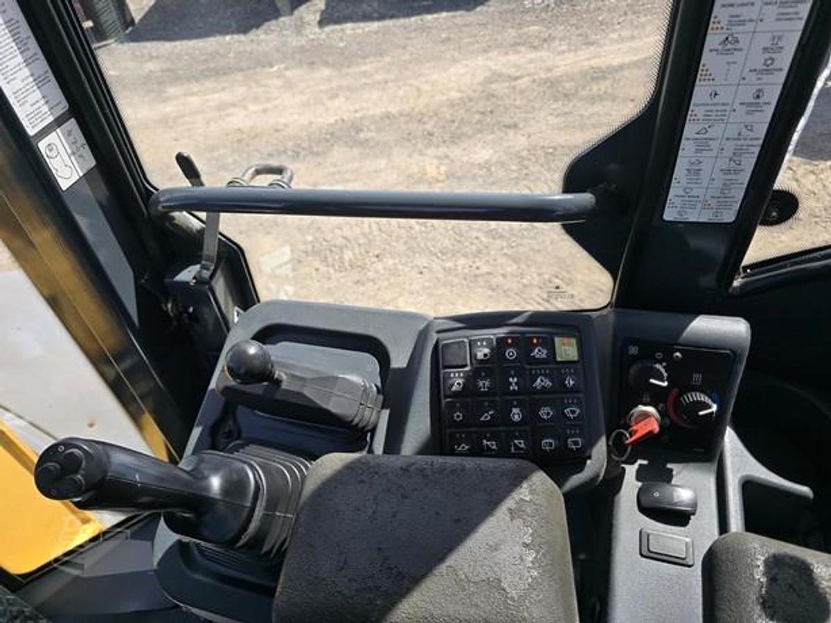 Used 2007 DEERE 644J