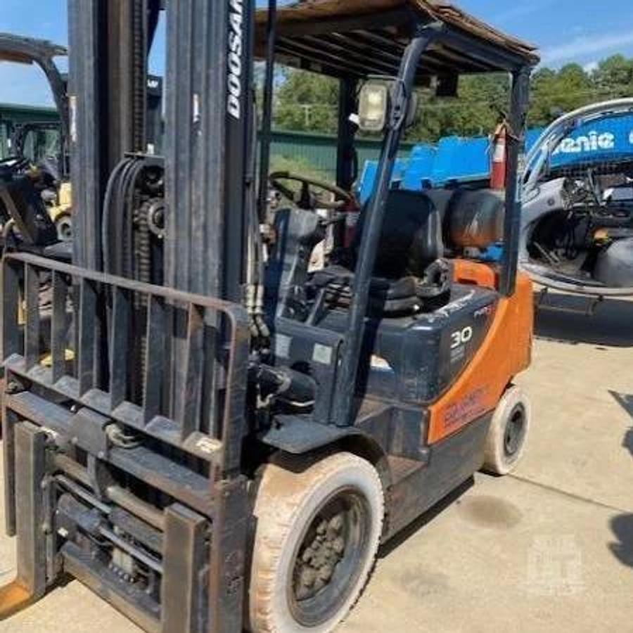 Used 2015 DOOSAN G30E-5