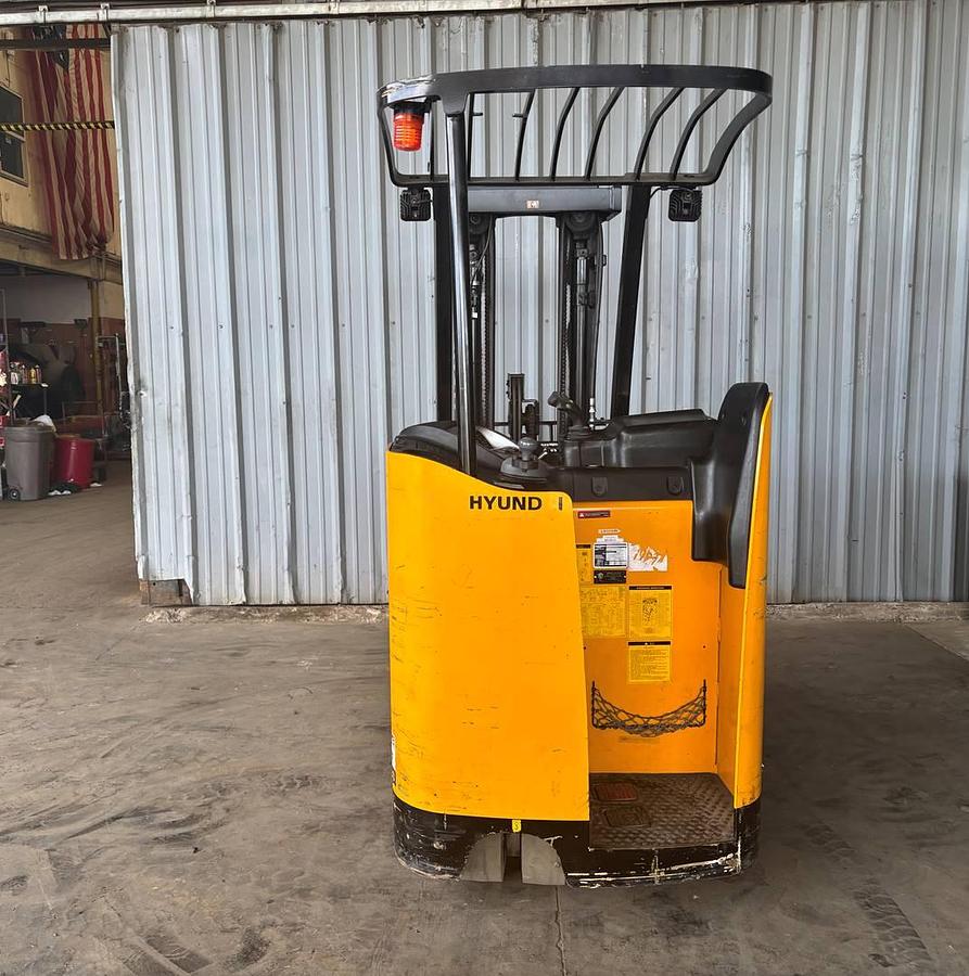 Used 2022 Hyundai 20BCS-9