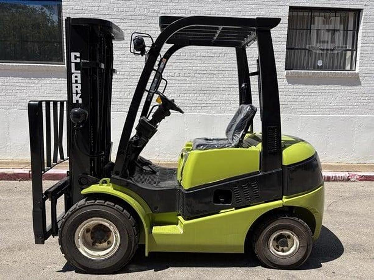 Used 2016 Clark C25L