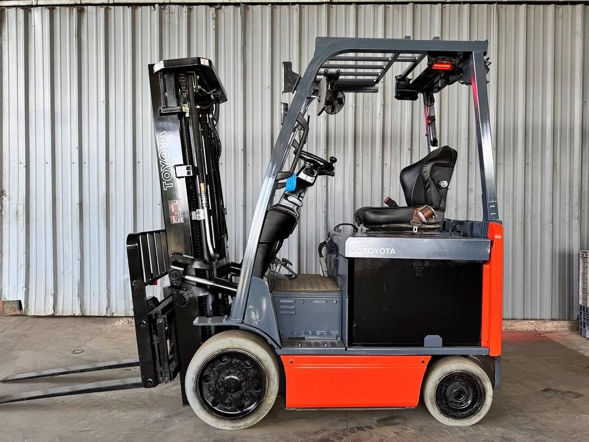Refurbished RECONDITIONED: 2018 Toyota 8FBCU25 - 5,000 Lb. Electric Forklift!
