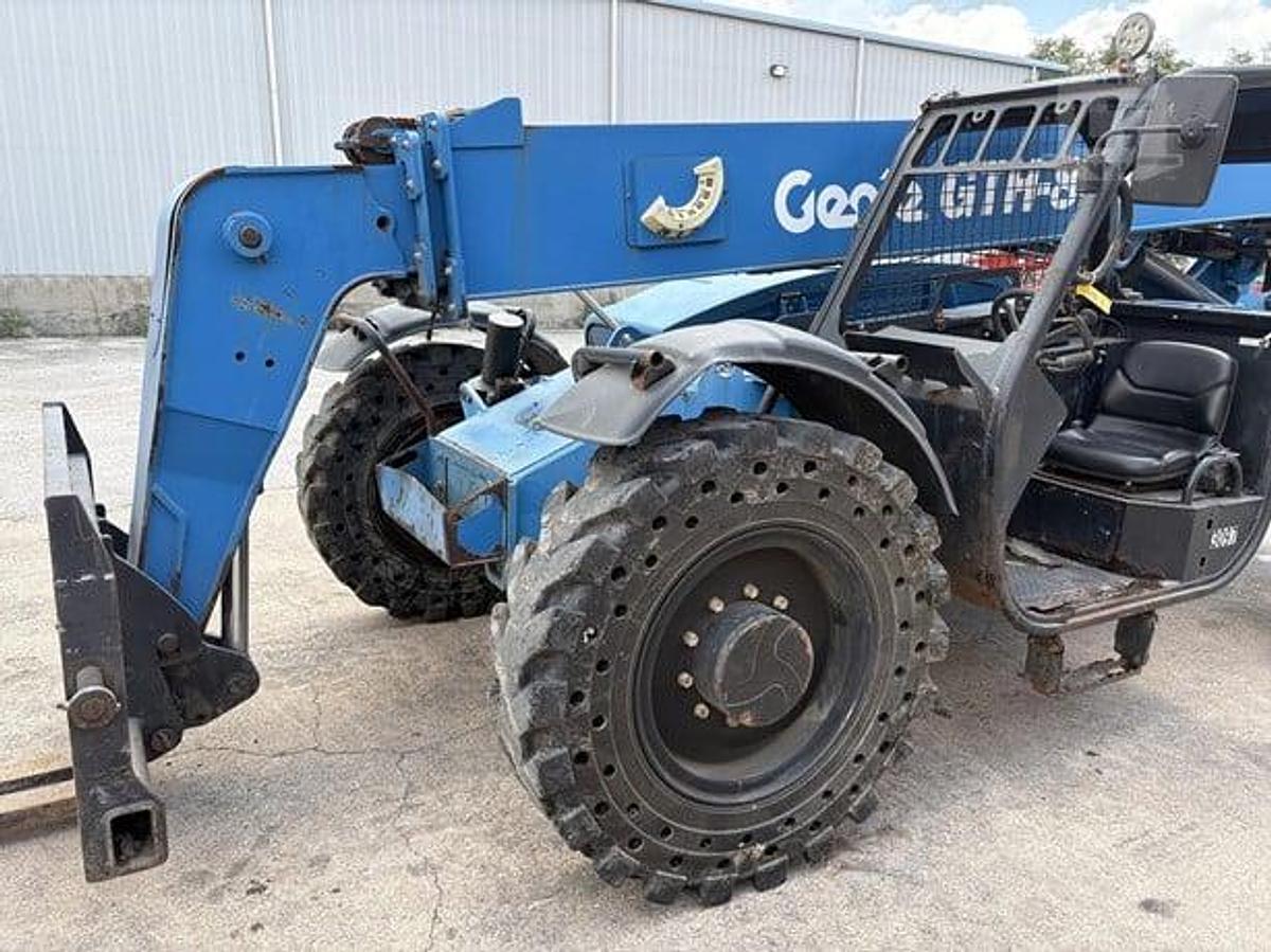 Used 2016 Genie GTH844