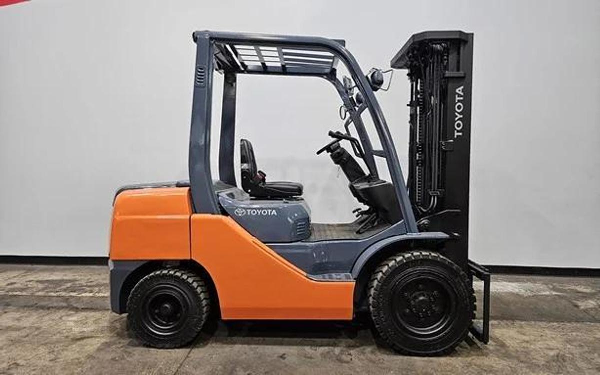 Used 2017 Toyota 8FDU30