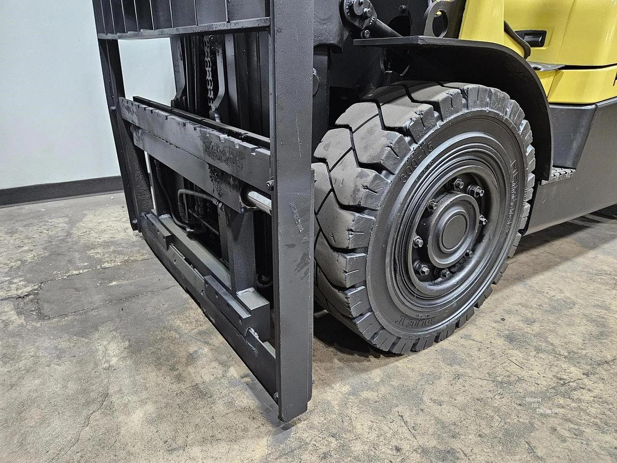 Refurbished 2018 Hyster H100FT - 10,000 LB w/ SSFP