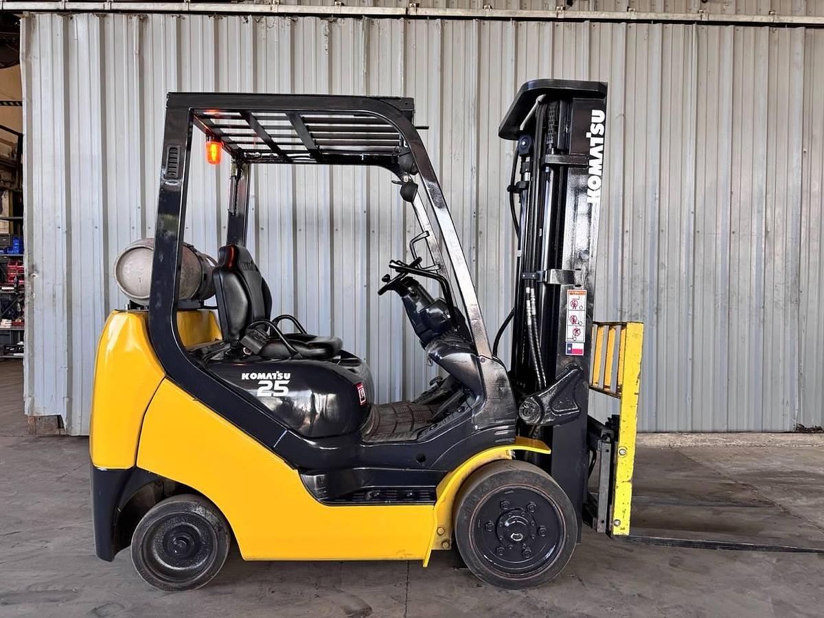 Used 2012 Komatsu FG25ST-16