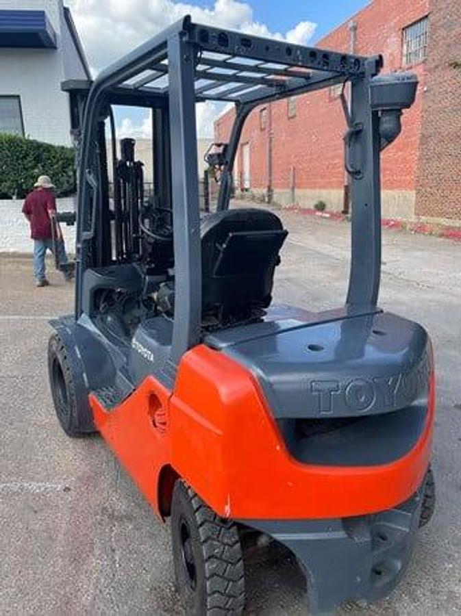 Used 2015 Toyota 8FDU20