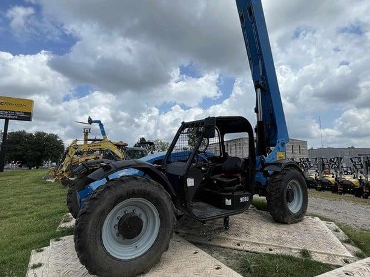 Used 2018 Genie GTH844