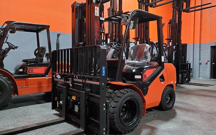 2023 Viper FD35 Diesel Forklift (Dual Drive)