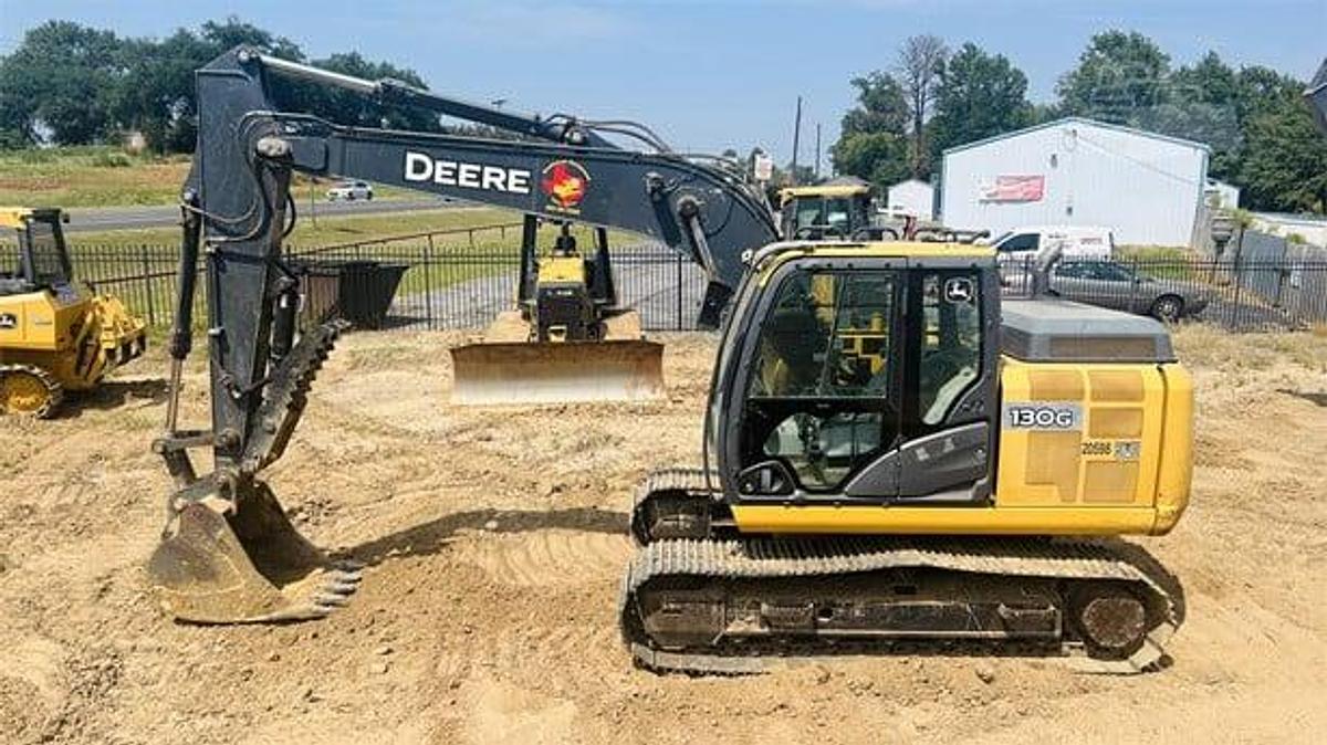 Used 2018 Deere 130G