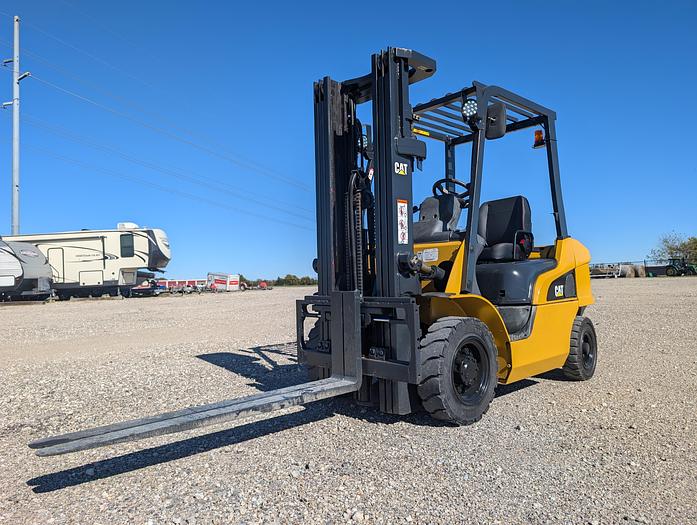 Refurbished RECONDITIONED: 2008 CAT P5000 Diesel Forklift