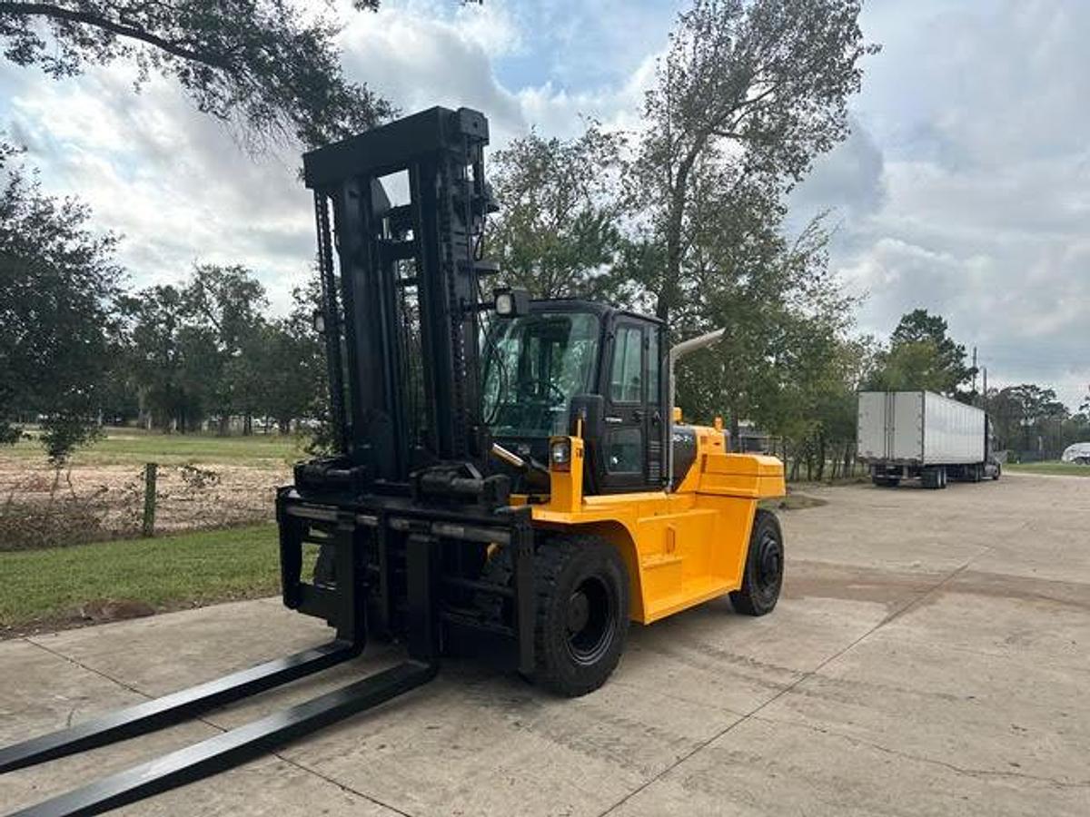 Refurbished 2015 Hyundai 160D-7A