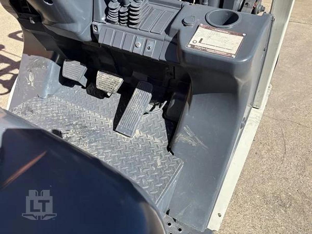 Used 2016 Nissan MU1F2A25LV