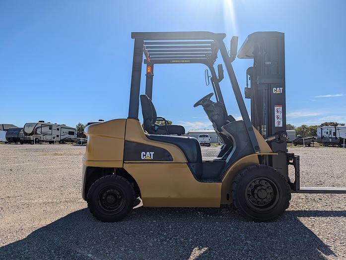 Refurbished RECONDITIONED: 2008 CAT P5000 Diesel Forklift