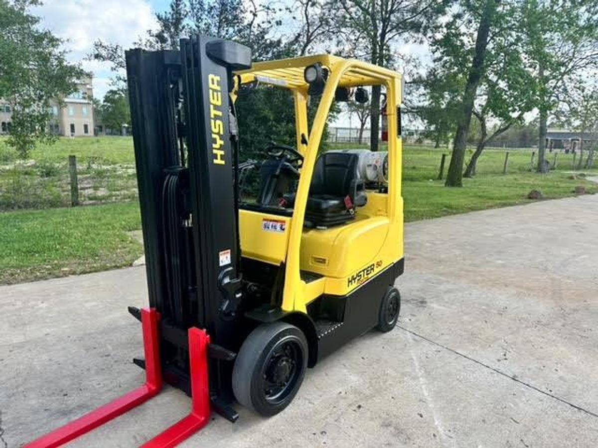 Refurbished RECONDITIONED: 2017 Hyster S50FT