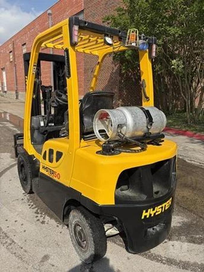 Used LOW HOURS: 2019 Hyster H50FT